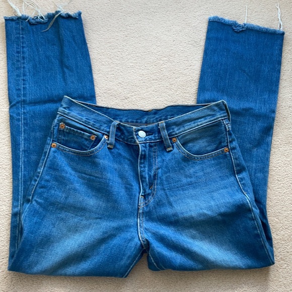 Levi’s Straight Leg Jeans - Picture 9 of 13